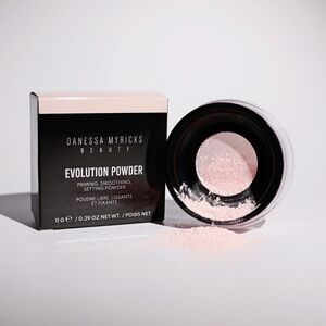 Danessa Myricks Beauty Evolution Setting & Blurring Loose Powder